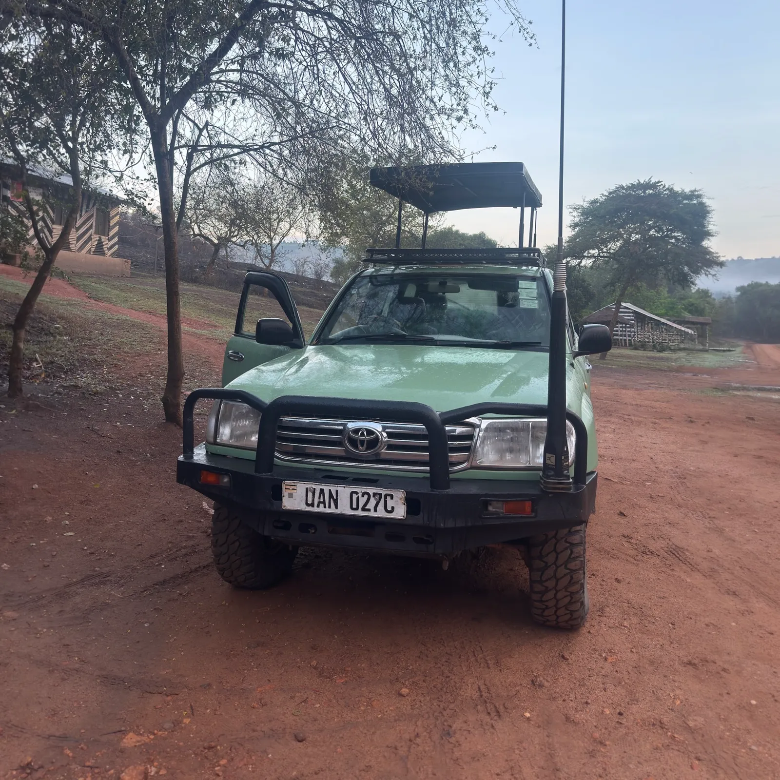 Toyota Land Cruiser V8 rental car in Uganda
