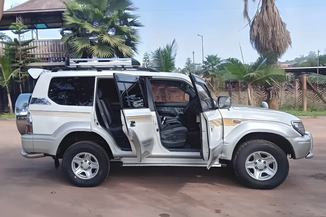 Toyota Land Cruiser Prado TX, photo 3 of 5